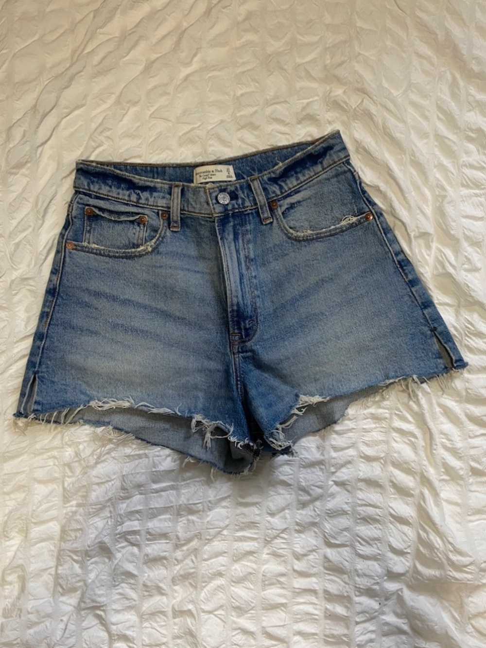 Abercrombie "The Cutoff Short" High Rise Denim Shorts - Size 27 / 4 (Curve Love) - Picture 2 of 5